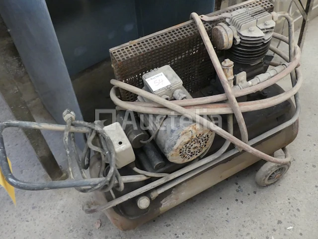 Kolomboormachine + 3 reconditioneringsmachines - afbeelding 3 van  15