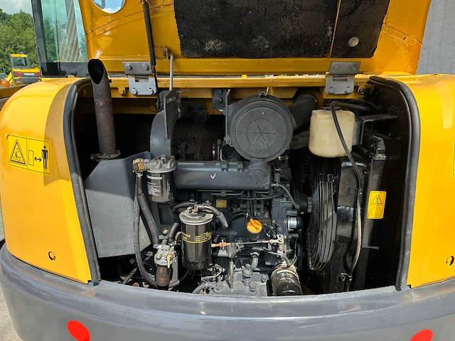 Komatsu - 2011 - pc56-7 - midigraafmachine - afbeelding 18 van  42