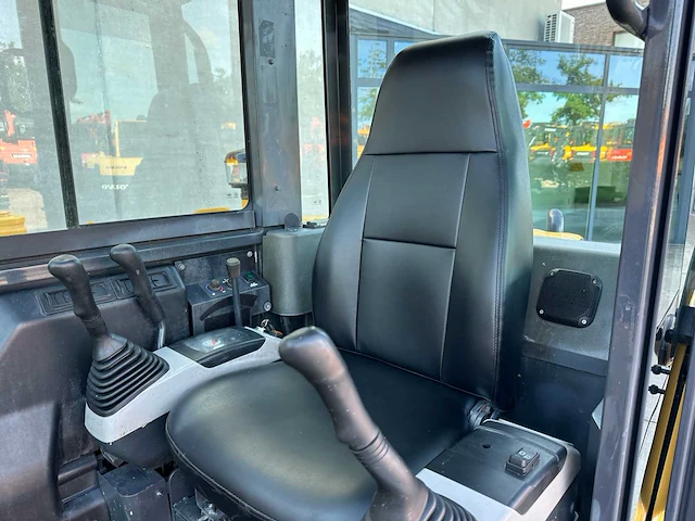 Komatsu - 2013 - pc56-7 - midigraafmachine - afbeelding 28 van  38