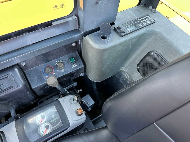 Komatsu - 2013 - pc56-7 - midigraafmachine - afbeelding 30 van  38