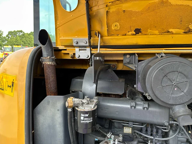 Komatsu - 2013 - pc56-7 - midigraafmachine - afbeelding 24 van  40