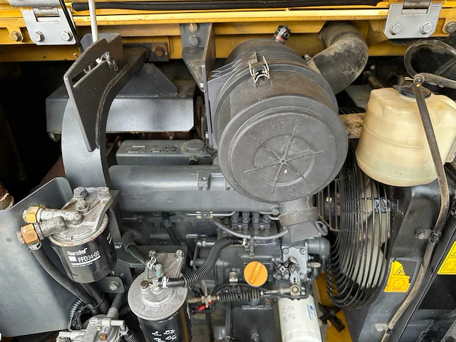 Komatsu - 2013 - pc56-7 - midigraafmachine - afbeelding 26 van  40