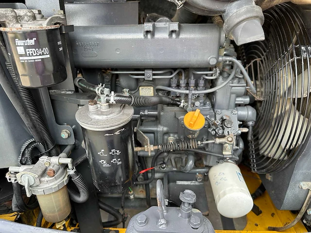 Komatsu - 2013 - pc56-7 - midigraafmachine - afbeelding 27 van  40
