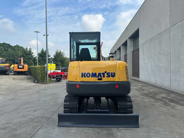 Komatsu - 2013 - pc56-7 - midigraafmachine - afbeelding 36 van  40