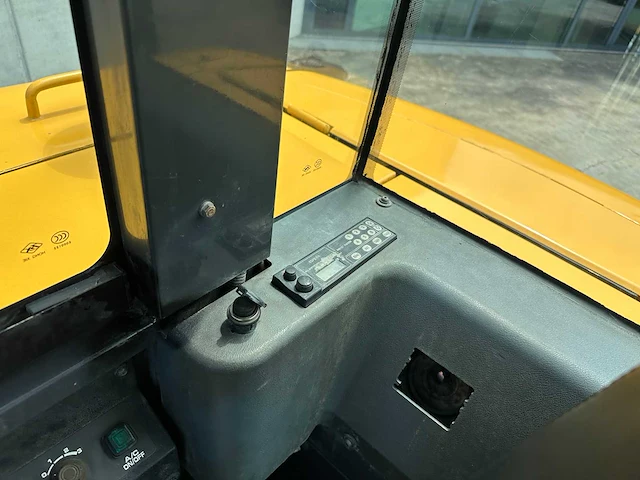 Komatsu - 2013 - pc56-7 - midigraafmachine - afbeelding 28 van  43