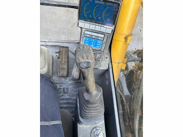 Komatsu - 2016 - pw160-8 - banden graafmachine - afbeelding 20 van  34