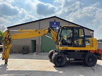 Komatsu - 2016 - pw160-8 - banden graafmachine - afbeelding 31 van  34