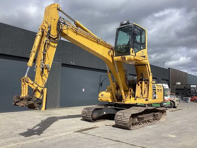 Komatsu - pc210lc-11 - tracked excavator - 2018 - afbeelding 2 van  17