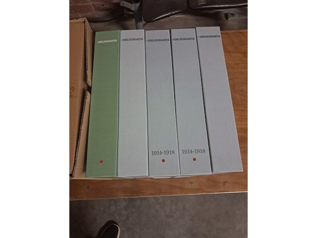 Kompleet oorlogskranten +opbergboxen 130 krantjes - afbeelding 6 van  7