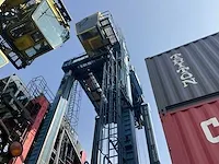 Konecranes - 54de - straddle carrier - 2009 - afbeelding 2 van  17