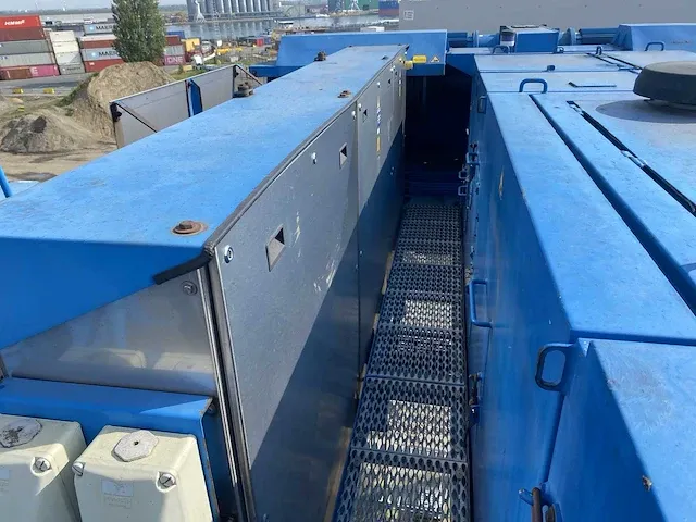 Konecranes - 54de - straddle carrier - 2009 - afbeelding 17 van  17