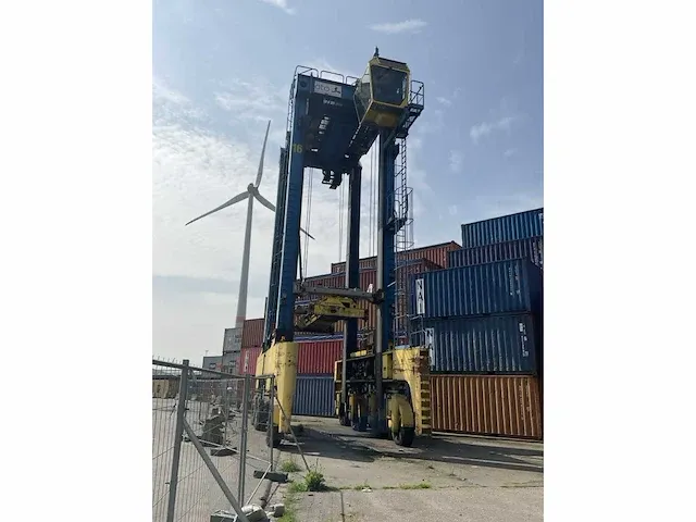 Konecranes - 54de - straddle carrier - 2009 - afbeelding 15 van  21