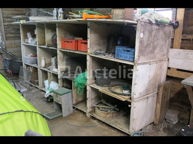 Konijnenhokken gemaakt van verwijderbare betonplaat - afbeelding 2 van  6