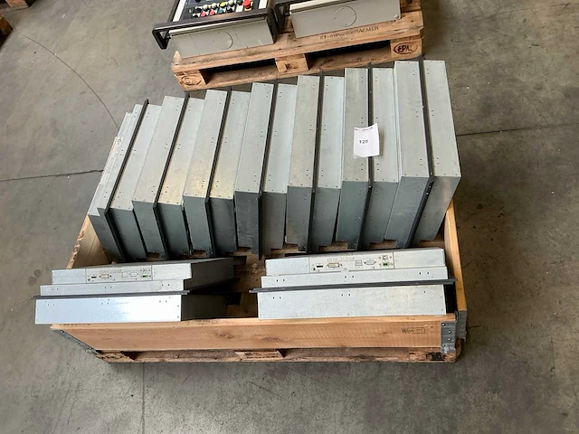 Kontron monitor (18x) - afbeelding 2 van  5