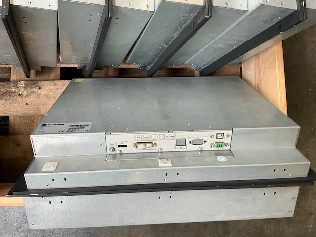 Kontron monitor (18x) - afbeelding 3 van  5