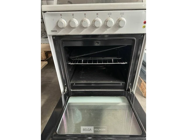 Kookfornuis zanussi - afbeelding 2 van  3