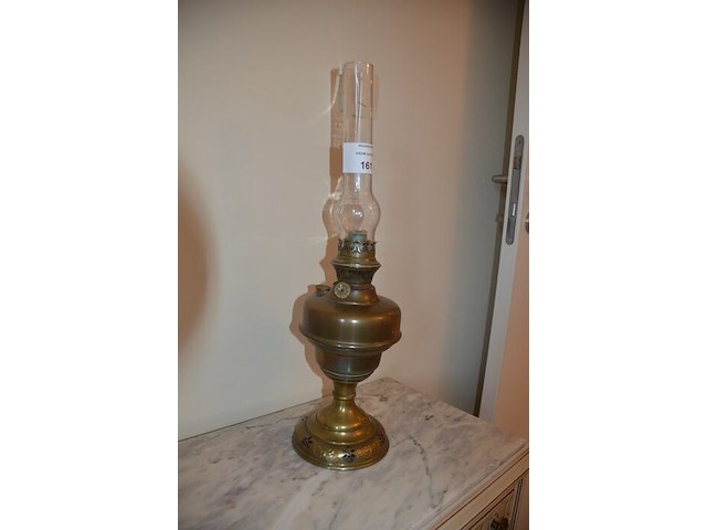 Koperen petroleum lamp, 2 koperkleurige wandlichten "engeltjes" - afbeelding 2 van  8