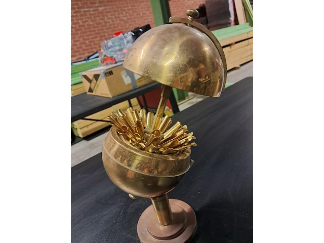 Koperen wereldbol voor sigaretten - afbeelding 3 van  5