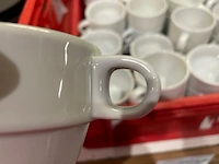 Kopjes, kommen, borden - afbeelding 3 van  4