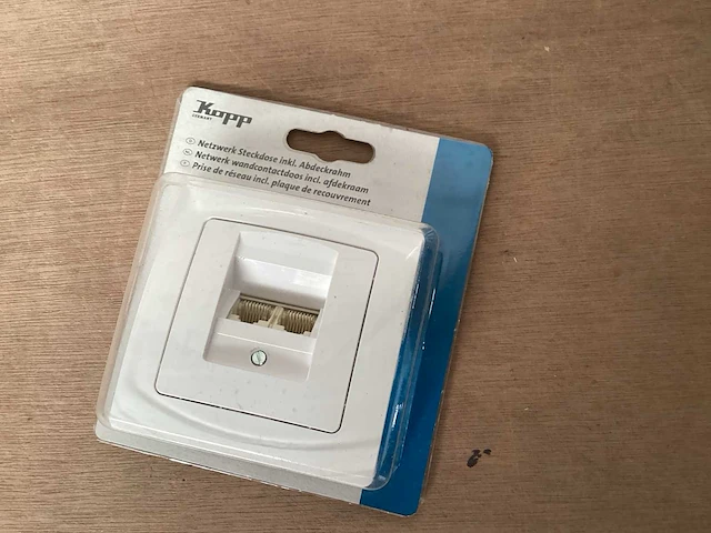Kopp netwerk wandcontactdoos 2x rj-45 (39x) - afbeelding 1 van  4
