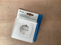 Kopp wandcontactdoos met volle afdekplaat (72x) - afbeelding 1 van  3