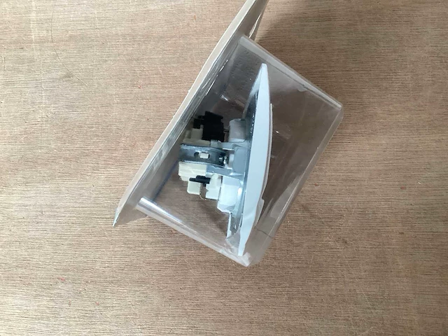 Kopp wandcontactdoos met volle afdekplaat (72x) - afbeelding 3 van  3