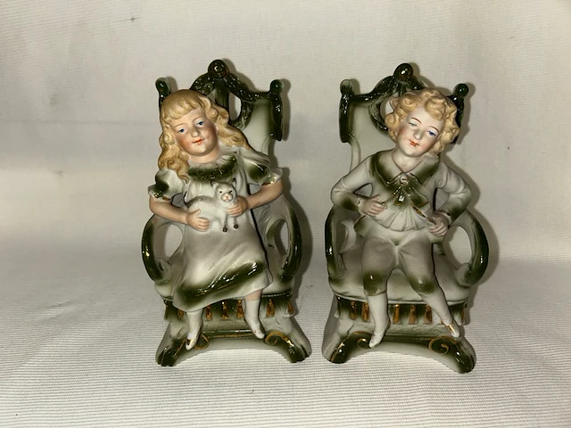Koppel vintage beeldjes in porselein - afbeelding 1 van  9