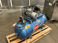 Koppens vm400 vleesvormpers + compressor - afbeelding 21 van  23