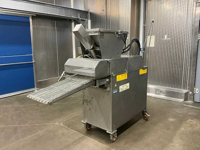 Koppens vm400 vleesvormpers + compressor - afbeelding 2 van  23