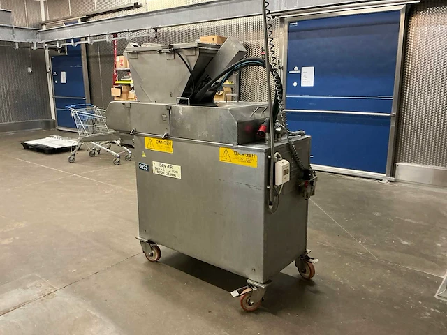 Koppens vm400 vleesvormpers + compressor - afbeelding 4 van  23