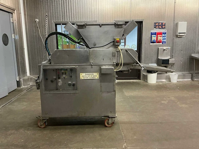 Koppens vm400 vleesvormpers + compressor - afbeelding 6 van  23