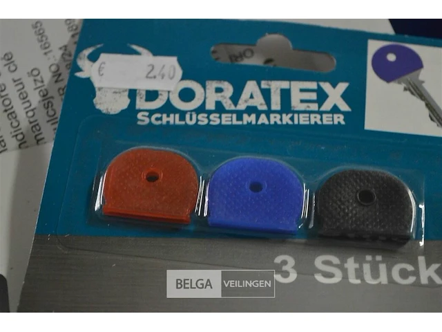Korje met div spullen - afbeelding 4 van  4