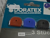 Korje met div spullen - afbeelding 4 van  4