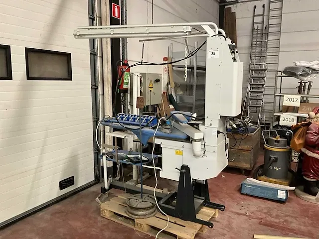Koudstrijktafel electrolux type model 2454 - afbeelding 1 van  11