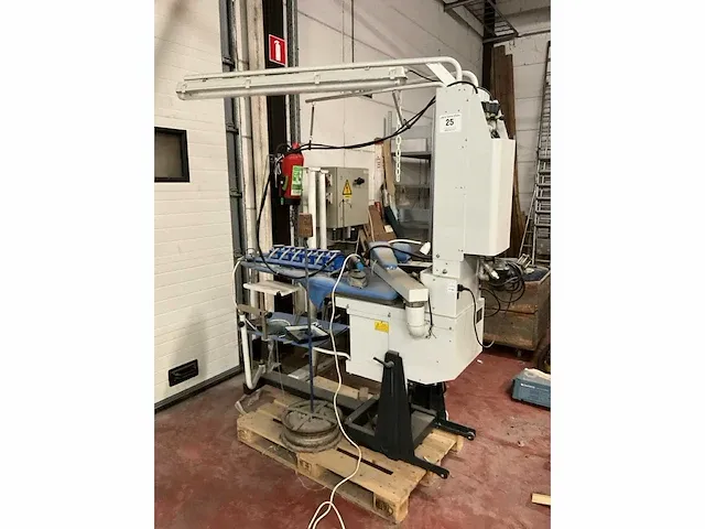 Koudstrijktafel electrolux type model 2454 - afbeelding 4 van  11