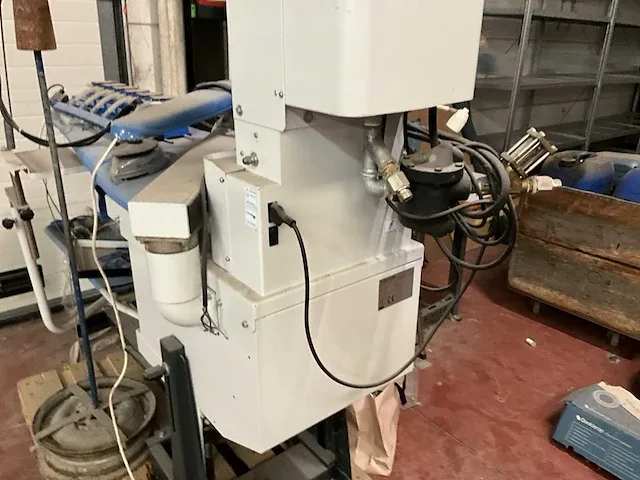 Koudstrijktafel electrolux type model 2454 - afbeelding 5 van  11