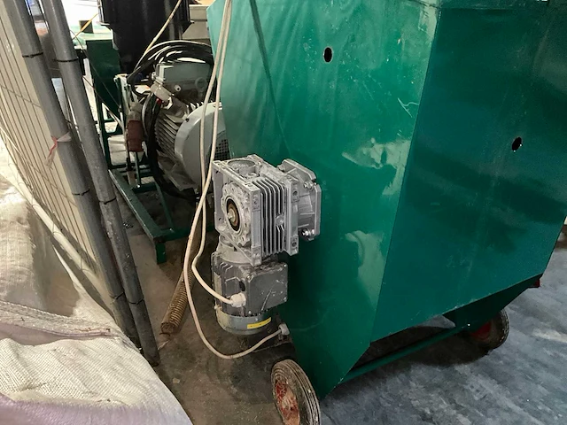 Kovo novák palletpersmachine - afbeelding 25 van  28