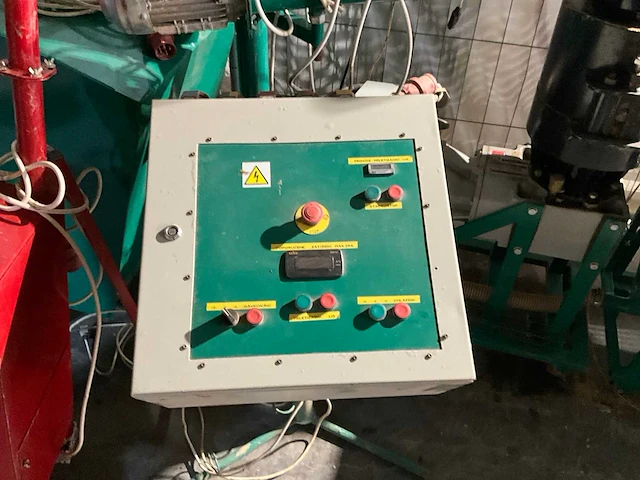 Kovo novák palletpersmachine - afbeelding 7 van  28