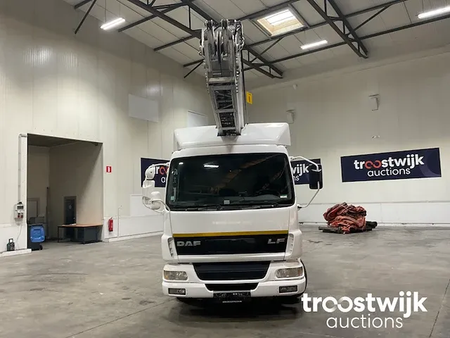 Kraanvrachtwagen - afbeelding 9 van  16