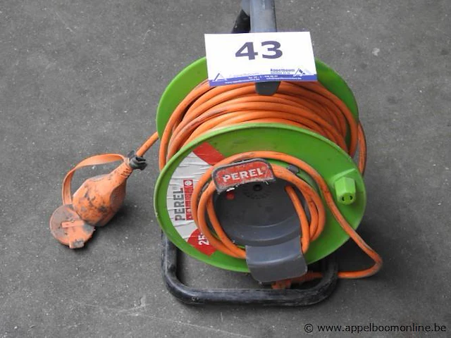 Krachtverlengkabel op haspel plus 3 div waterpassen - afbeelding 2 van  2