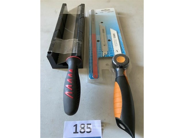 Kraftixx verstekbak met zaag en handzaag met 3 zaagbladen - afbeelding 2 van  3