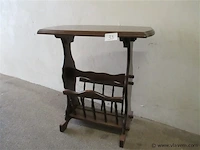 Krantenbak - afbeelding 1 van  2