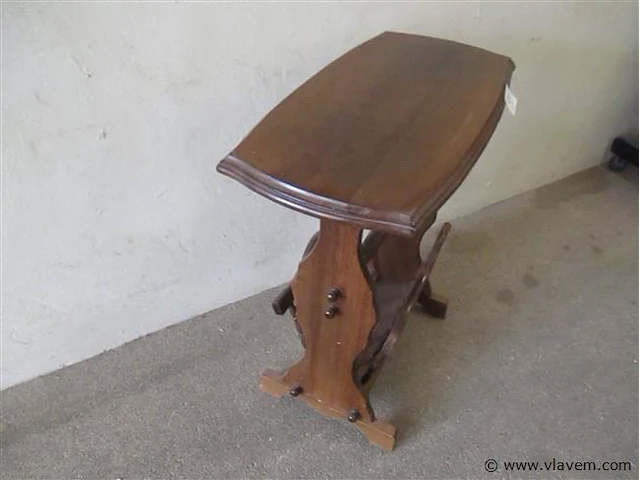 Krantenbak - afbeelding 2 van  2