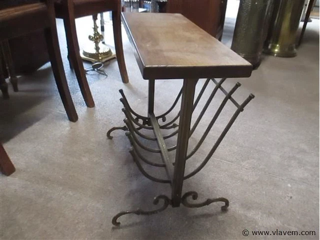 Krantenbak - afbeelding 2 van  2