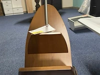 Krantenrekje op wielen