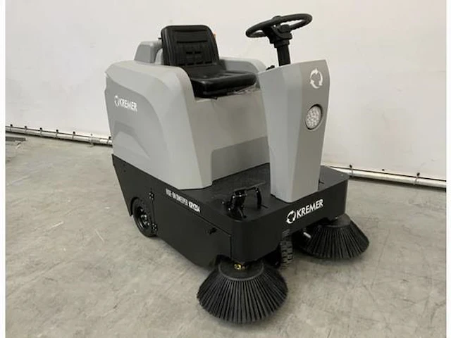 Kremer - kryzs4 opzit veeg machine - zelfrijdende veegmachine - afbeelding 4 van  10