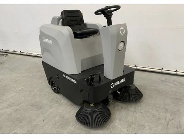 Kremer - kryzs4 opzit veeg machine - zelfrijdende veegmachine - afbeelding 5 van  10