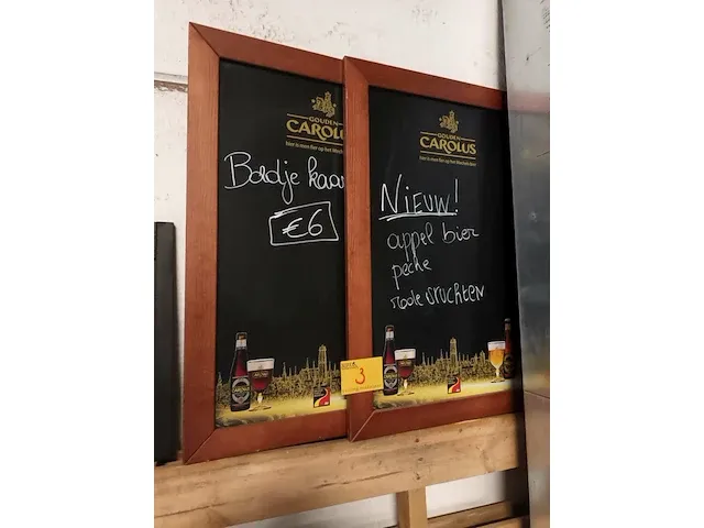 Krijtborden gouden carolus. 2 stuks - afbeelding 1 van  2