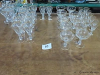 Kristallen glasservies +-42stuks - afbeelding 1 van  4