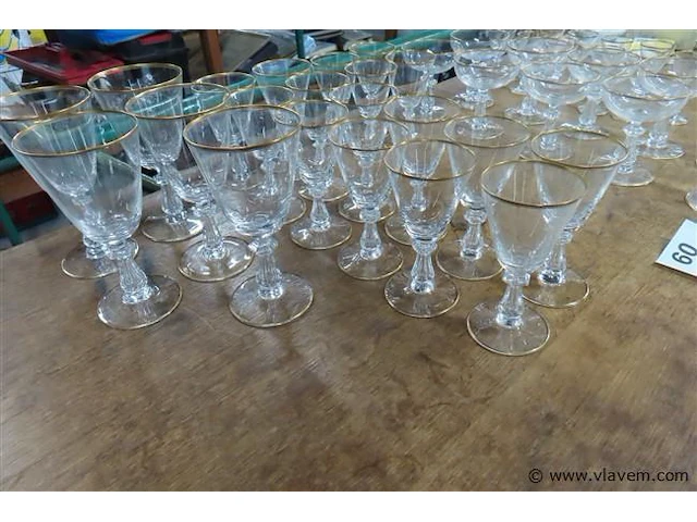 Kristallen glasservies +-42stuks - afbeelding 2 van  4